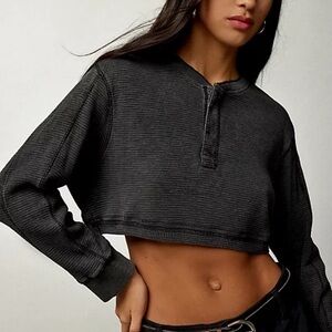 BDG Black Cropped Sweatshirt